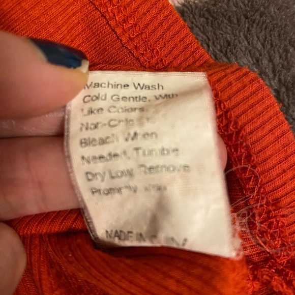 Mock-Neck Rib-Knit Form Fitted Tee - Picture 3 of 3